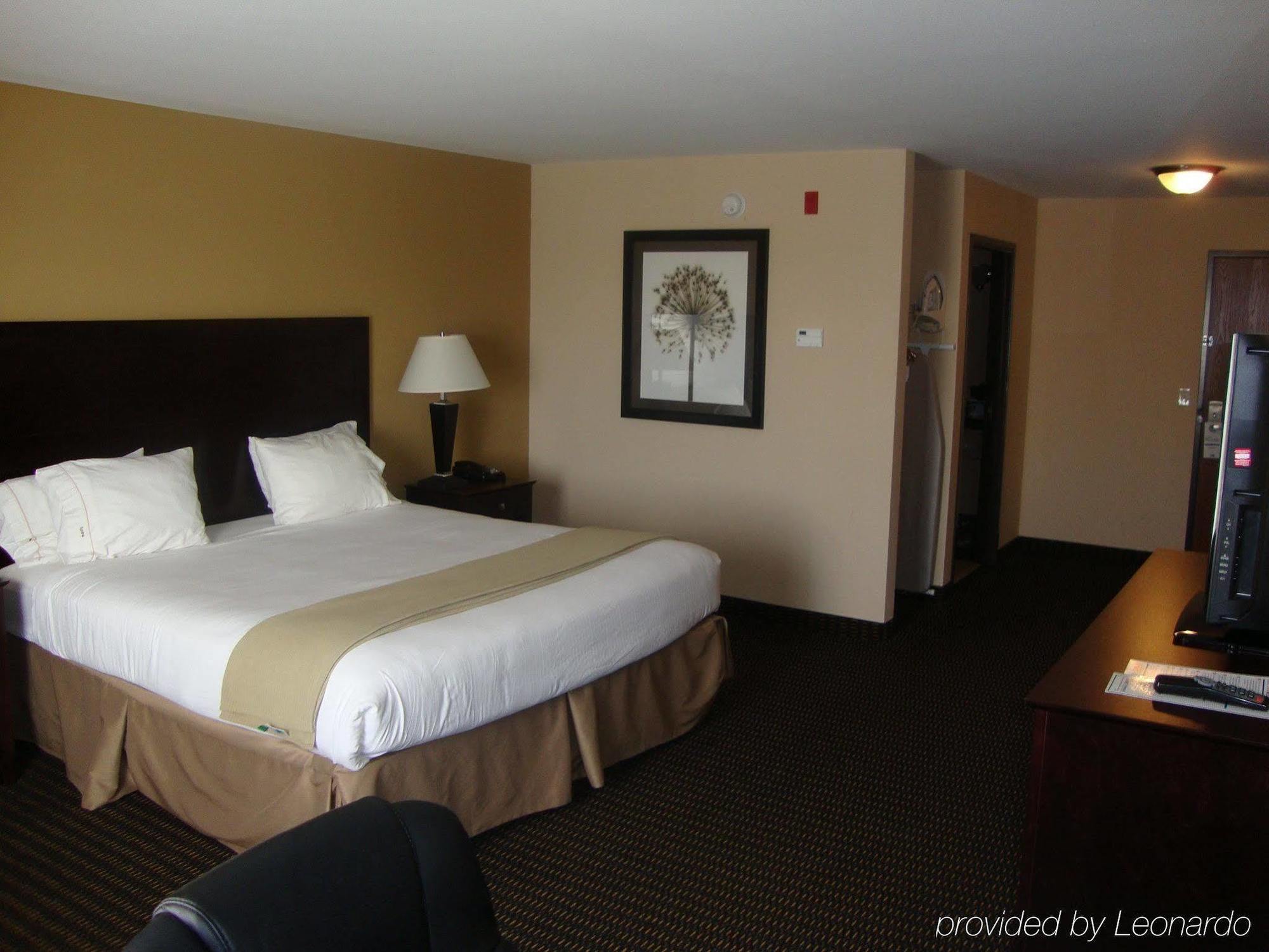 Holiday Inn Express & Suites Sidney By Ihg Exterior foto